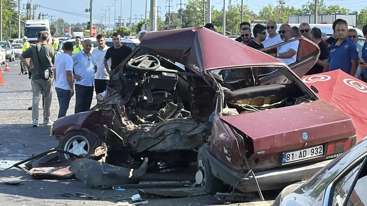 AK Parti Düzce Milletvekili Ercan Öztürk kaza yaptı: 1 ölü, 2 yaralı