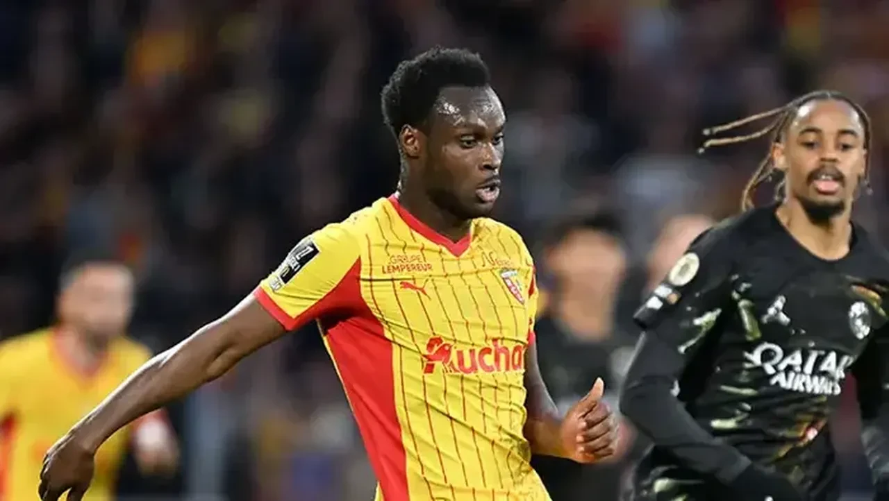 Galatasaray'dan savunmaya Avusturyalı duvar! Okan Buruk, Ligue 1'in parlayan yıldızı için devrede