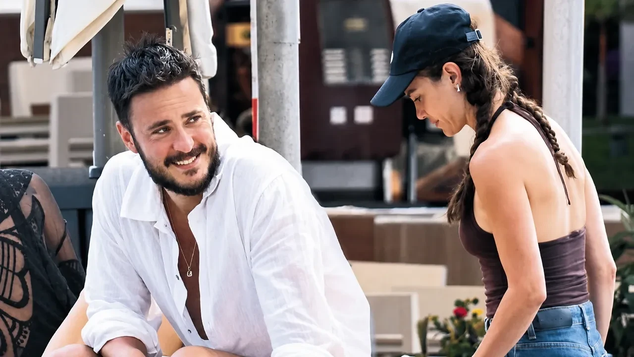 Gülper Özdemir, Anıl Altan çıkan aşk dedikodularını cevapladı! Yüz ifadesindeki değişim sosyal medyada viral oldu