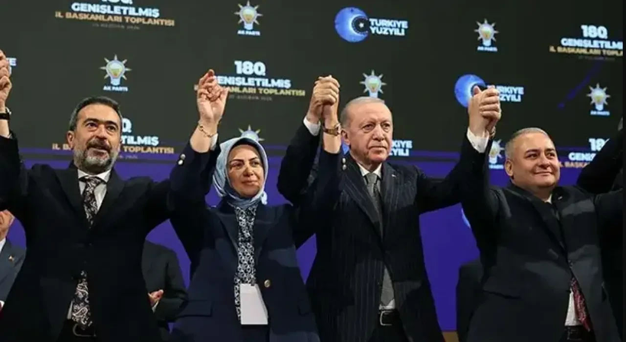 Mesut Özarslan’dan geçiş sonrası ilk açıklama: 'Eser ve hizmet siyasetinin parçası olmaktan onur duyuyorum'