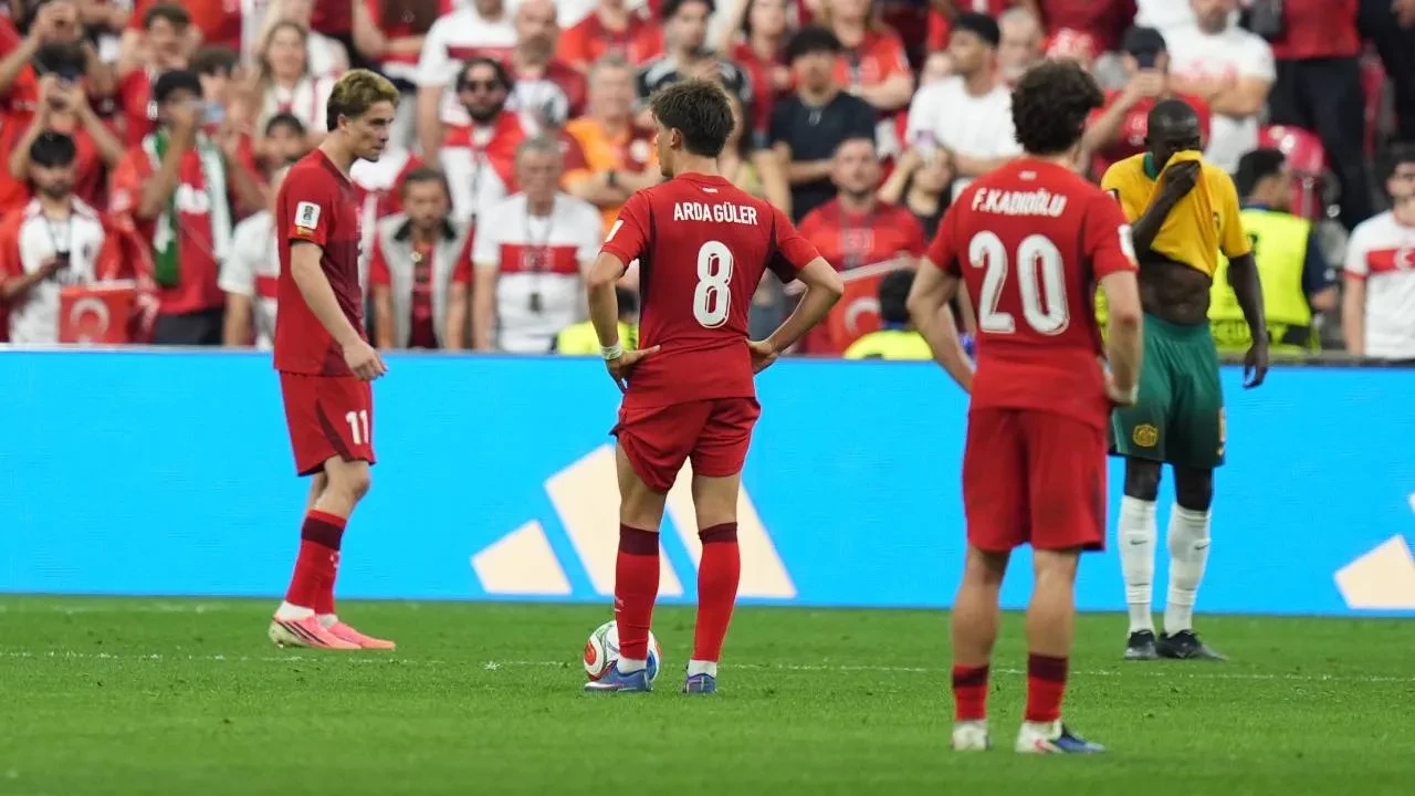 Milli futbolcu Kenan Yıldız'dan açıklama! "Hepimizi sevsinler, desteklesinler"