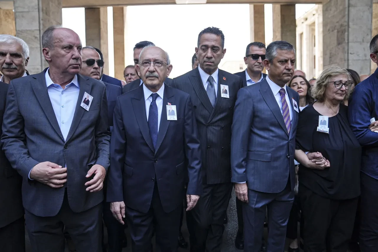 Mutlak butlan kararı sonrası Kemal Kılıçdaroğlu ile Özgür Özel ilk kez yan yana! 