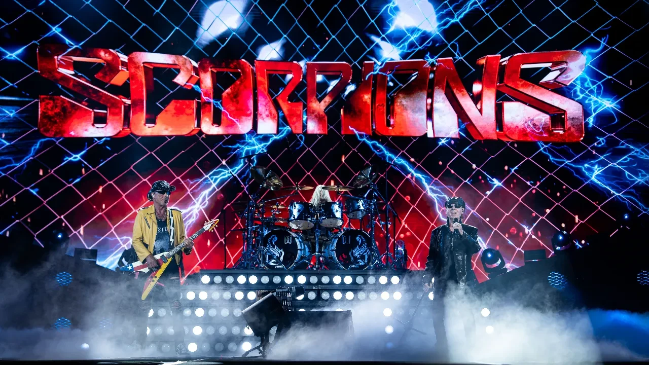 Scorpıons 33 yıl sonra İstanbul’da! Aynı stadyumda tarihi yeniden yazdı