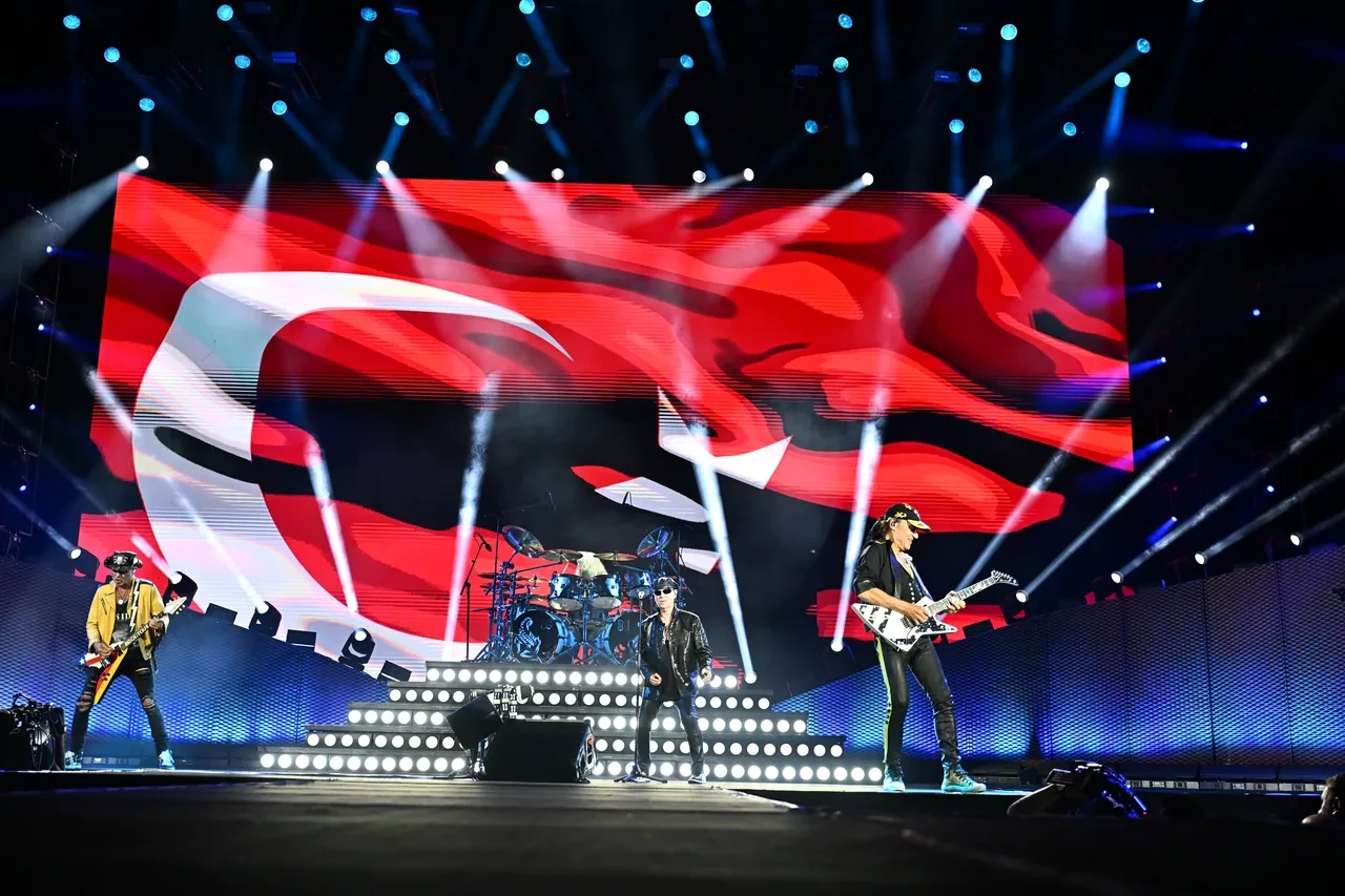 Scorpıons 33 yıl sonra İstanbul’da! Aynı stadyumda tarihi yeniden yazdı