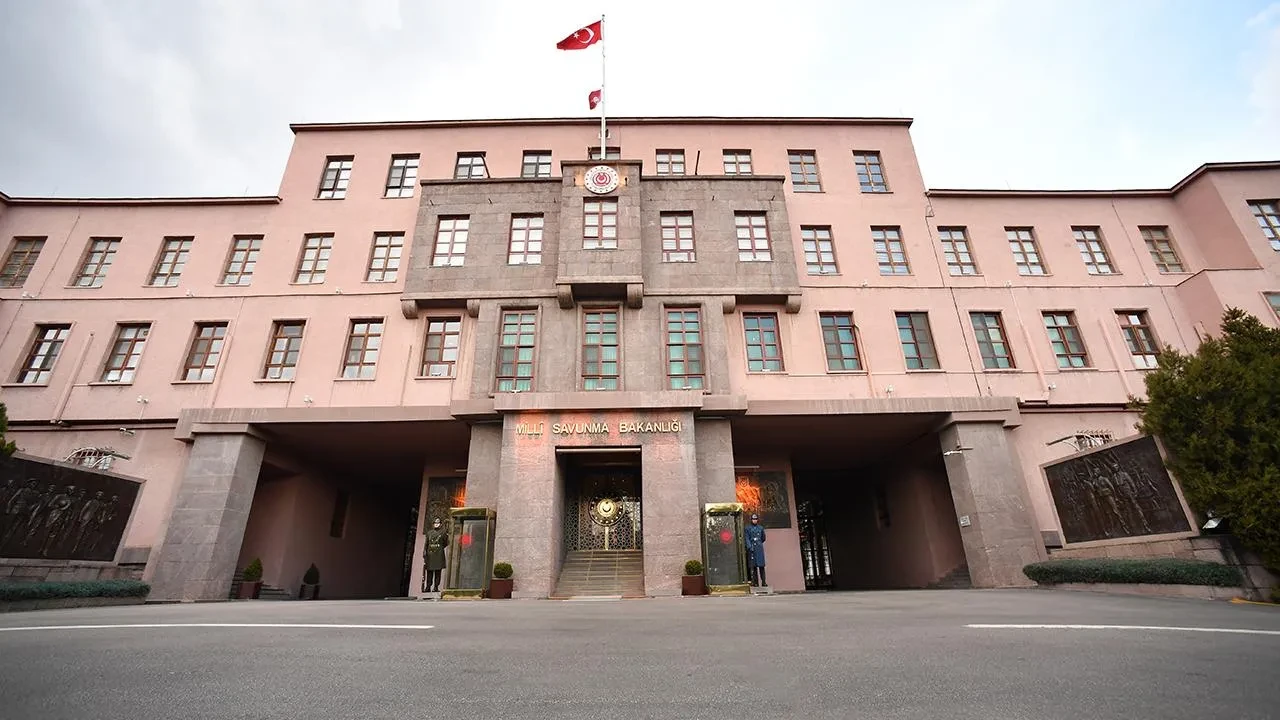 TAYFUN Blok-2 Füzesi Türk Kara Kuvvetleri envanterine dahil edildi