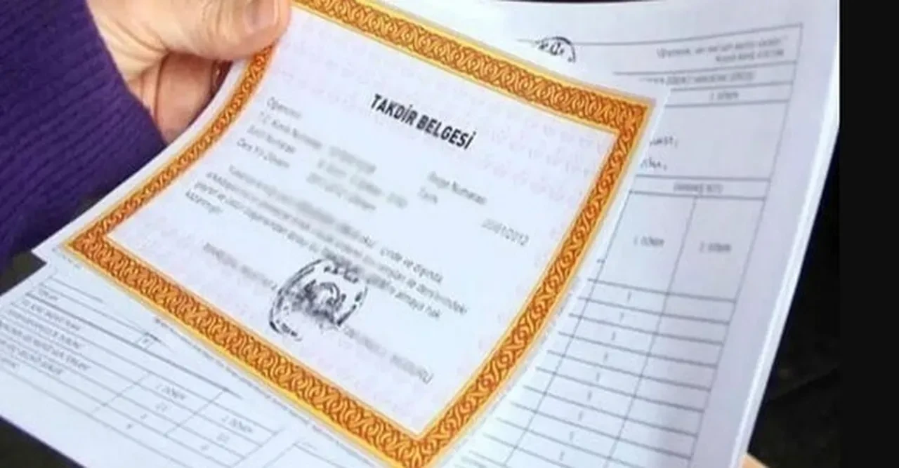 Yarın karneler saat kaçta verilecek? Karne dağıtımı saati belli oldu 
