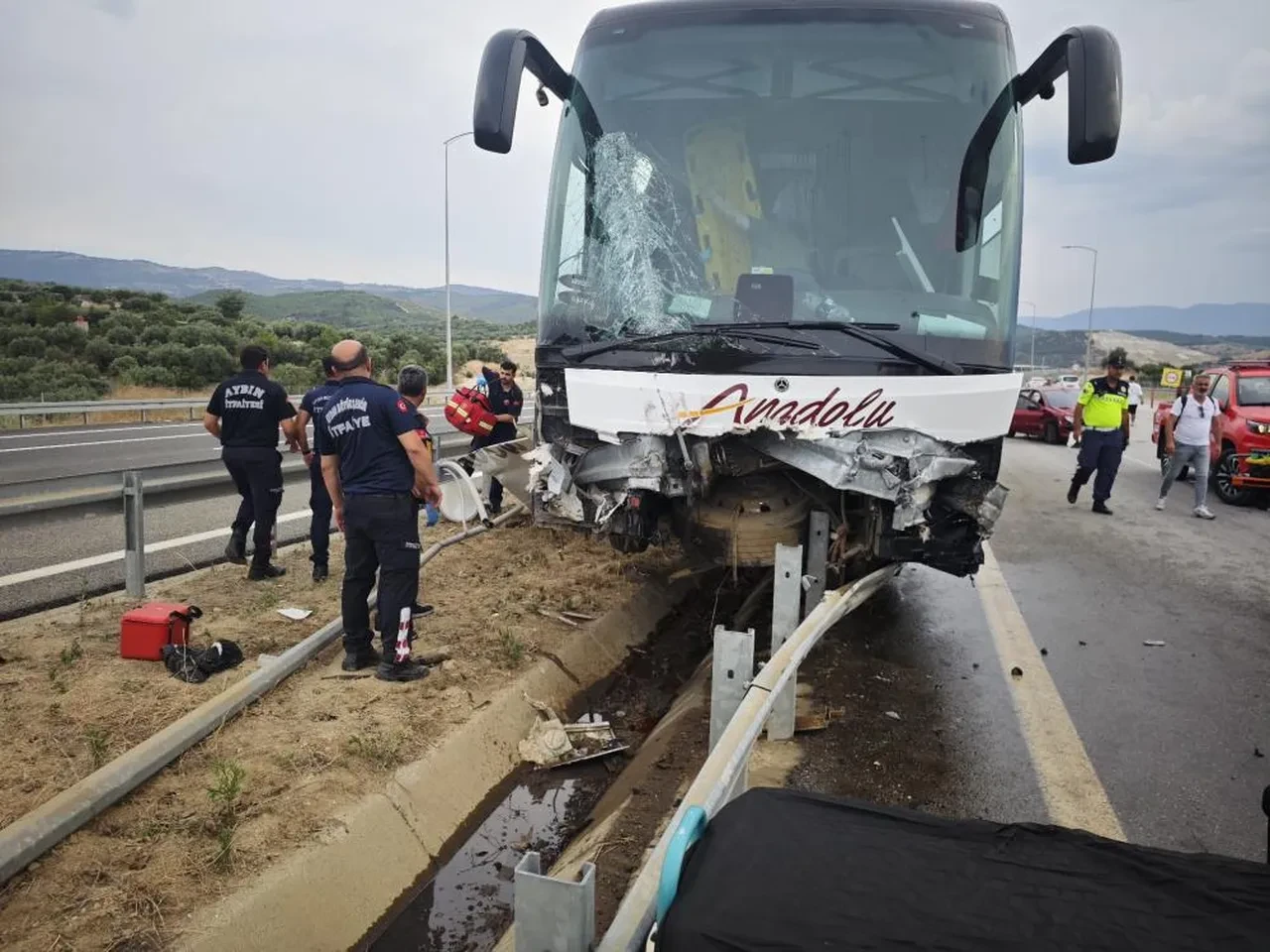 Aydın-Denizli otoyolunda feci kaza! Çok sayıda yaralı var