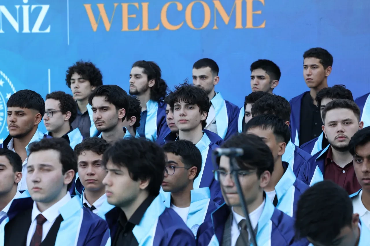 Cumhurbaşkanı Erdoğan torununun mezuniyet heyecanına ortak oldu: Diplomasını takdim etti