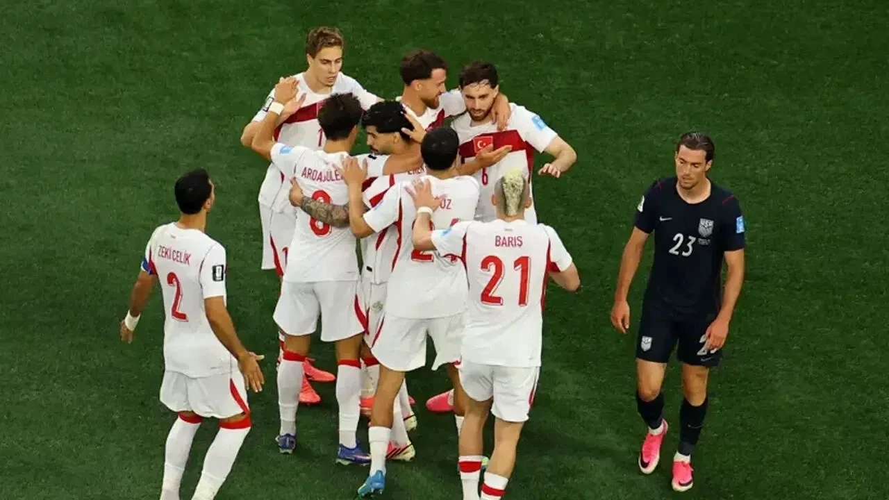 Cüneyt Özdemir 'gol sevinciyle' dalga geçenlere sert tepki gösterdi! Toksik bir toplum olduk