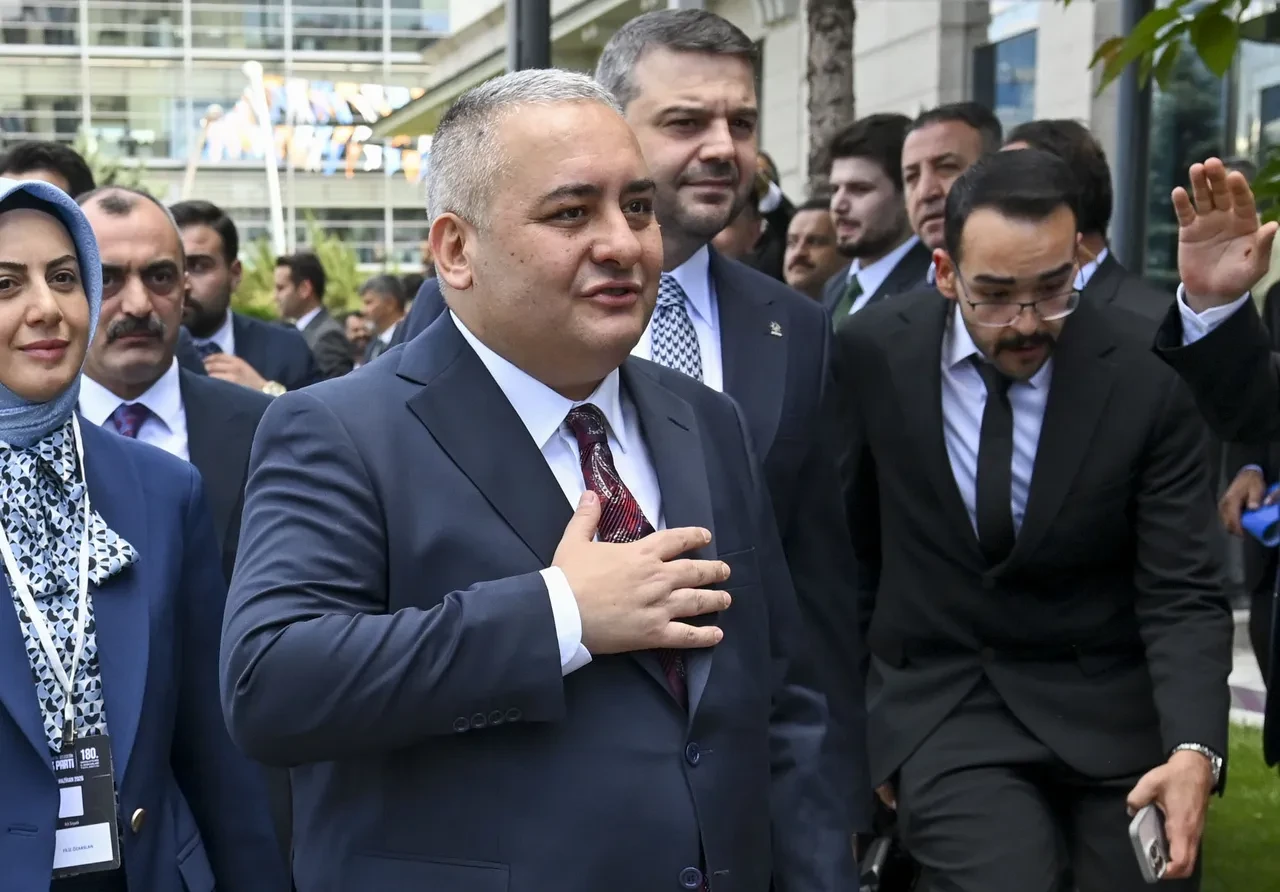 Fatih Atik AK Parti'ye yeni katılımların kulisini paylaştı: Belediye başkanları ve milletvekilleri olacak