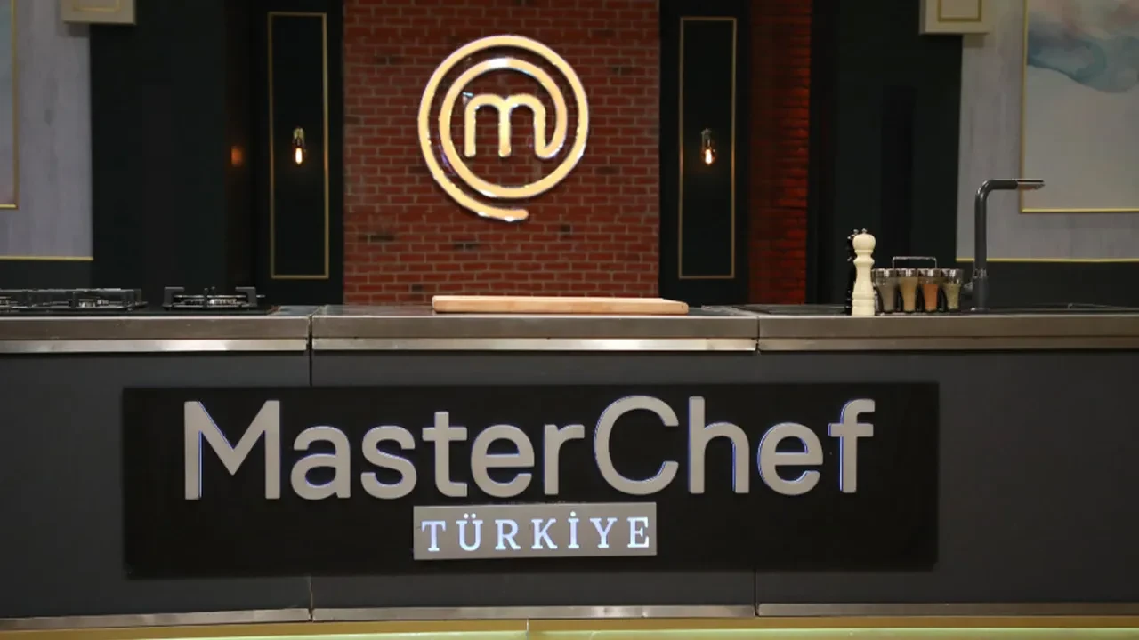 Hazırladığı tabakla şeflere şov yapan MasterChef Hasan Emanet kimdir, ne iş yapıyor? Hızlı parmaklarıyla jüriyi mest etti
