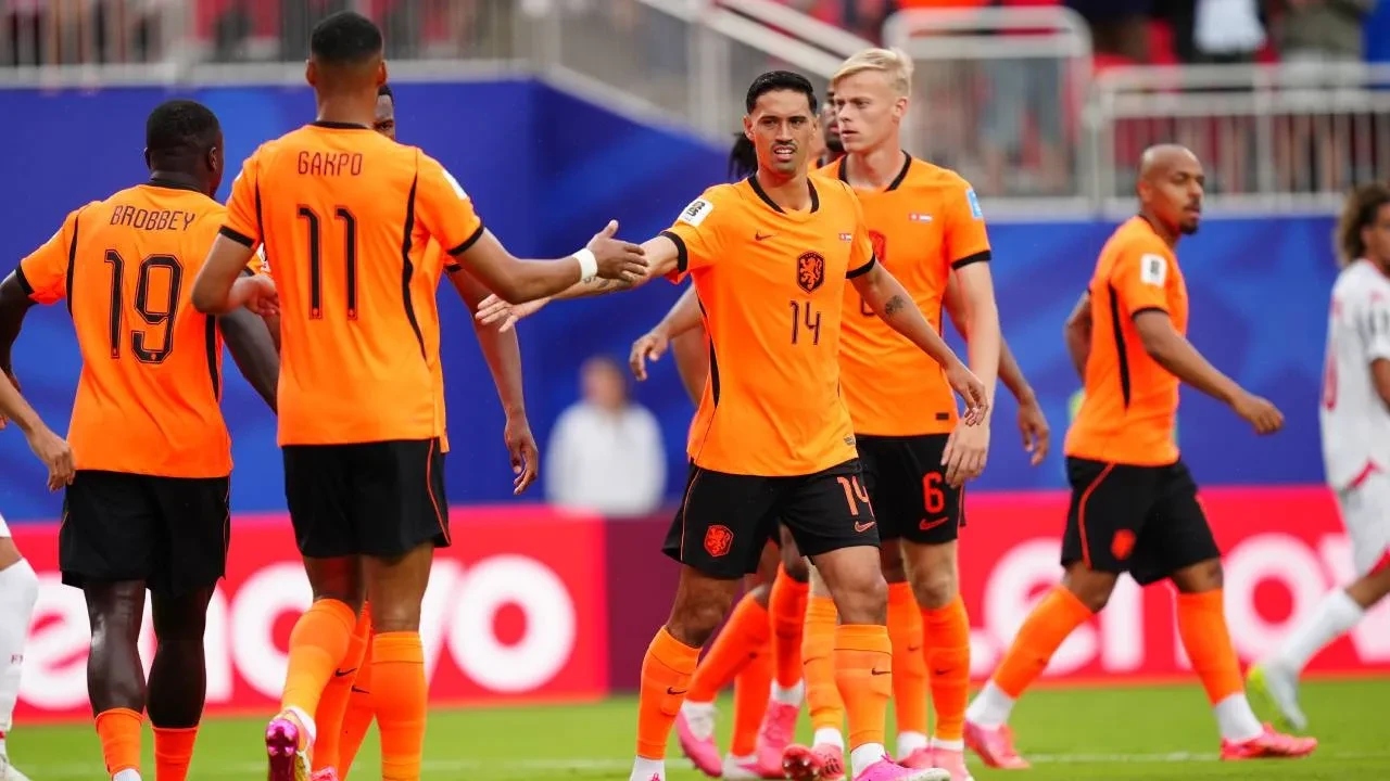 Hollanda, Tunus karşısında kazandı! Portakallar lider olarak tur atladı
