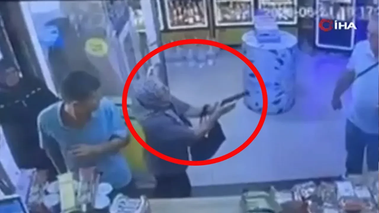Kocasına markette silah çekti, tutukluk yapınca olanlar oldu! Yaşlı kadının saldırı girişimi kamerada 