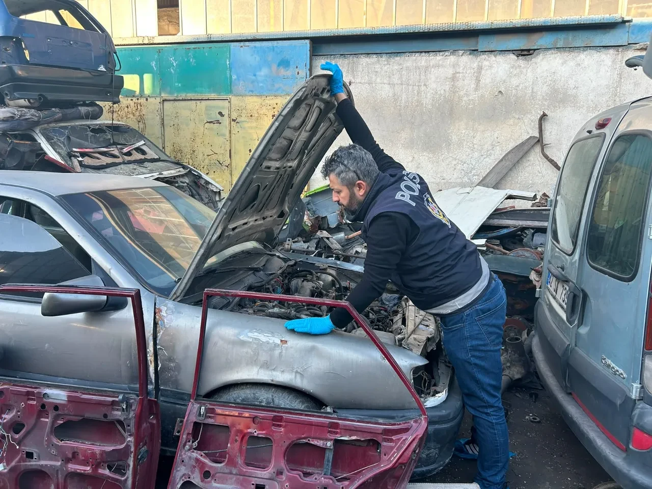 Konya merkezli 12 ilde 'change araç' operasyonu! Milyonlarca liralık vurgun yapmışlar