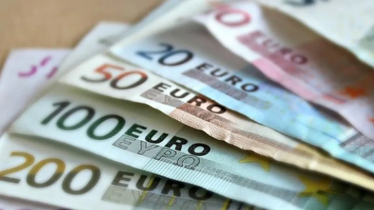 Macaristan euroya geçmek için düğmeye bastı