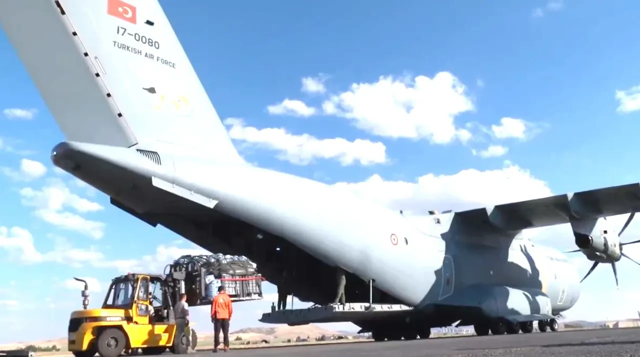 MSB paylaştı! "Ülkemizin yardım elini Venezuela'ya ulaştırıyoruz"