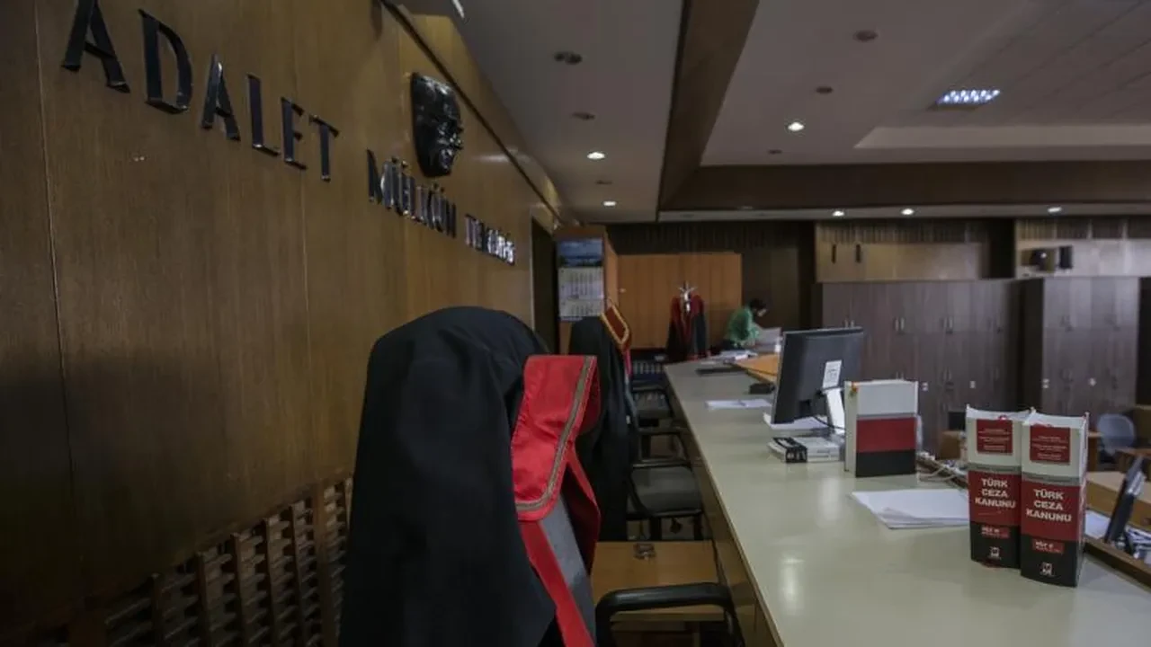 Ankara Adliyesinde rüşvet pazarlığı! '100 bin liraya infazını erteletirim' diyen sahte kalem müdürü savcıya takıldı