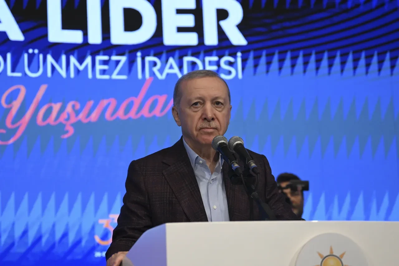Cumhurbaşkanı Erdoğan, CHP'ye yüklendi! 'Biz bu kavganın tarafı değiliz'