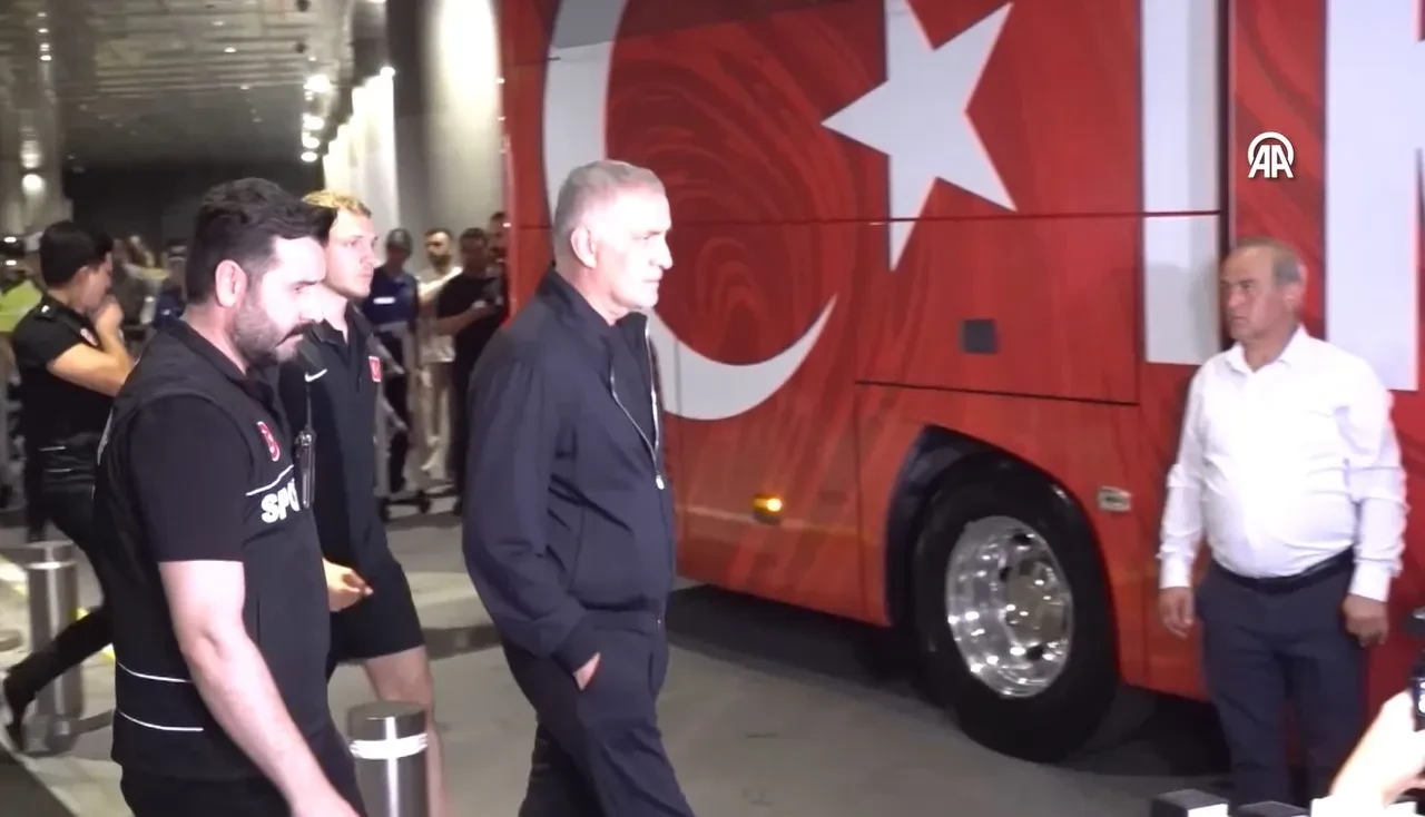 Dünya Kupası'na veda eden A Milli Takım yurda sessiz sedasız döndü 