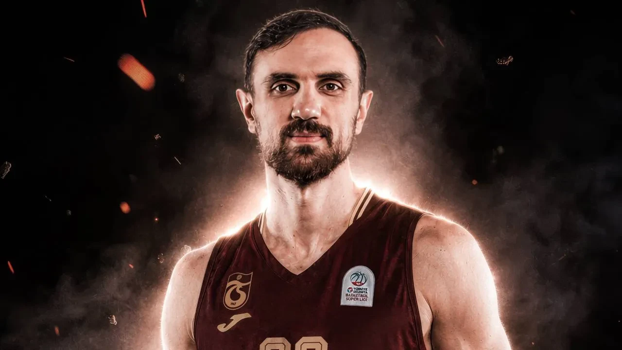 Galatasaray'dan ayrıldı, Trabzonspor ile anlaştı! Ezeli rakipler arasındaki transfer ses getirdi
