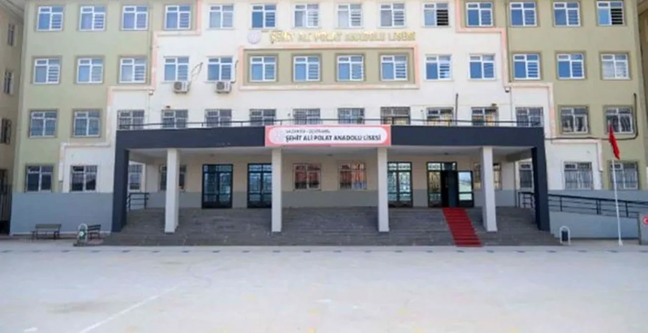 Gaziantep'te karne gününde öğrenciler arasında bıçaklı kavga! Liseli Çağlar hayatını kaybetti