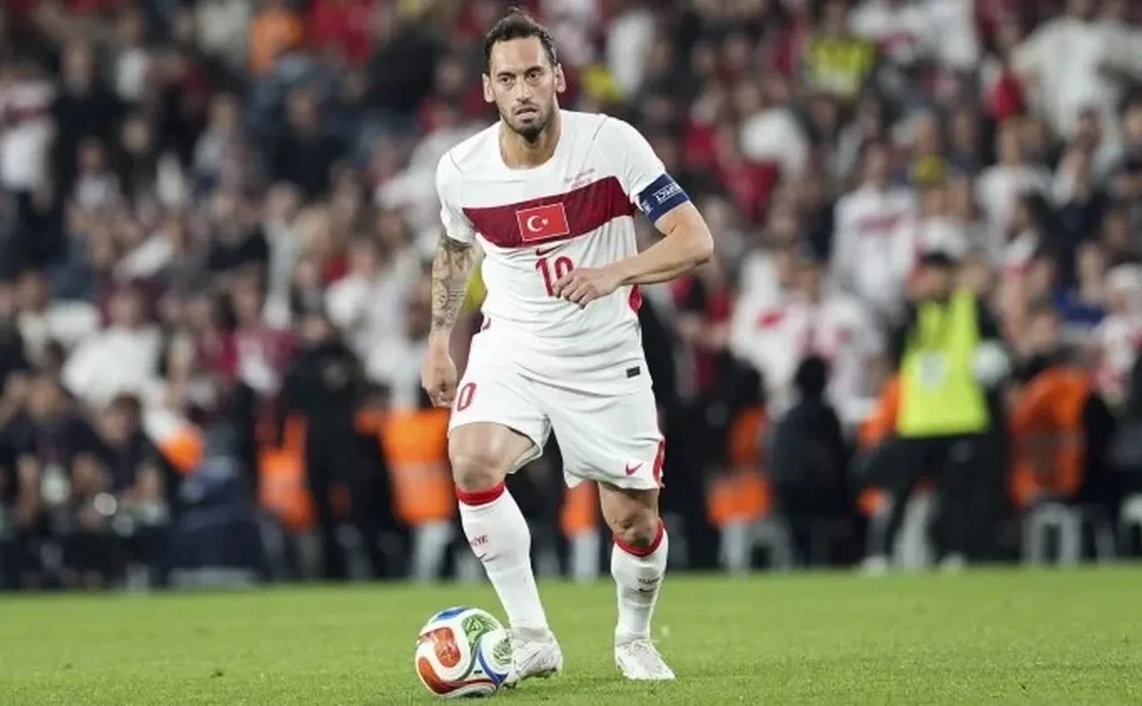 Hakan Çalhanoğlu ülkeye döner dönmez açıkladı! Sosyal medya hesabından paylaştı