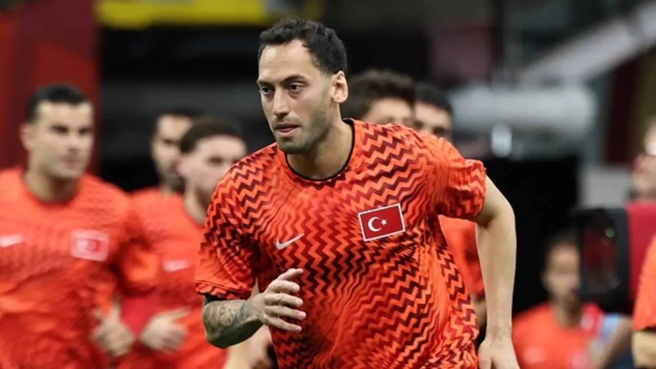 Inter'den Hakan Çalhanoğlu kararı! Milli futbolcunun geleceği belli oldu