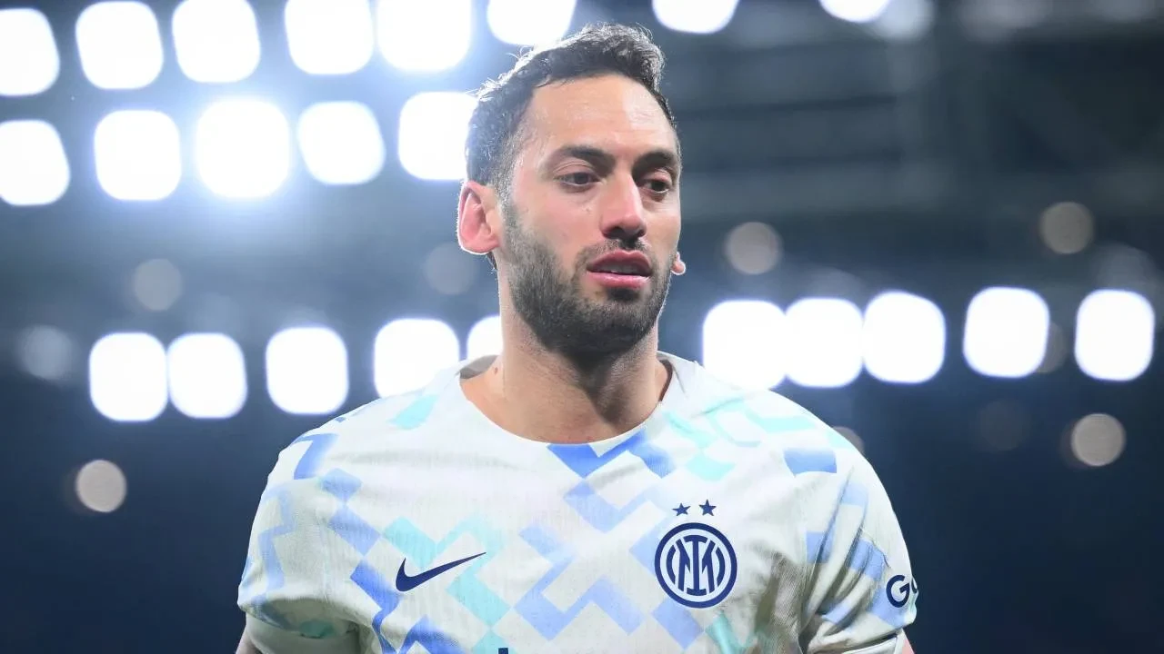 Inter'den Hakan Çalhanoğlu kararı! Milli futbolcunun geleceği belli oldu