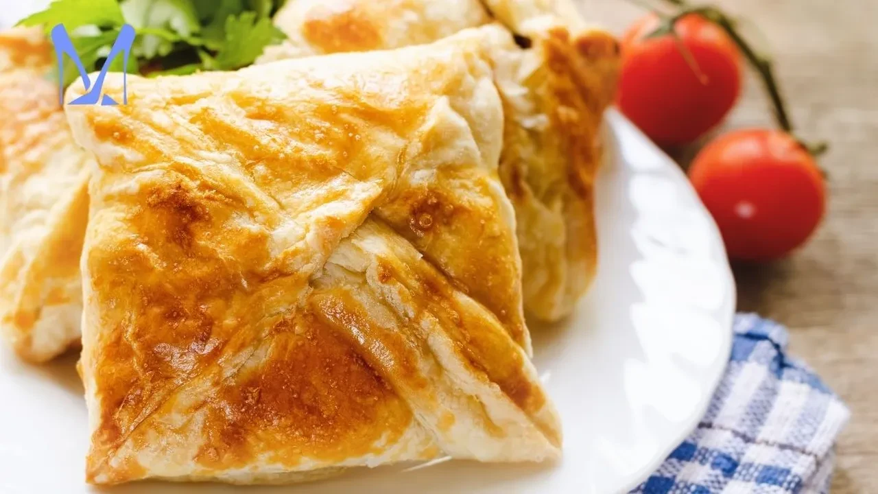 Kokusu buram buram tüm mahalleye yayılacak! Mis gibi patlıcan böreği hem de çıtır çıtır