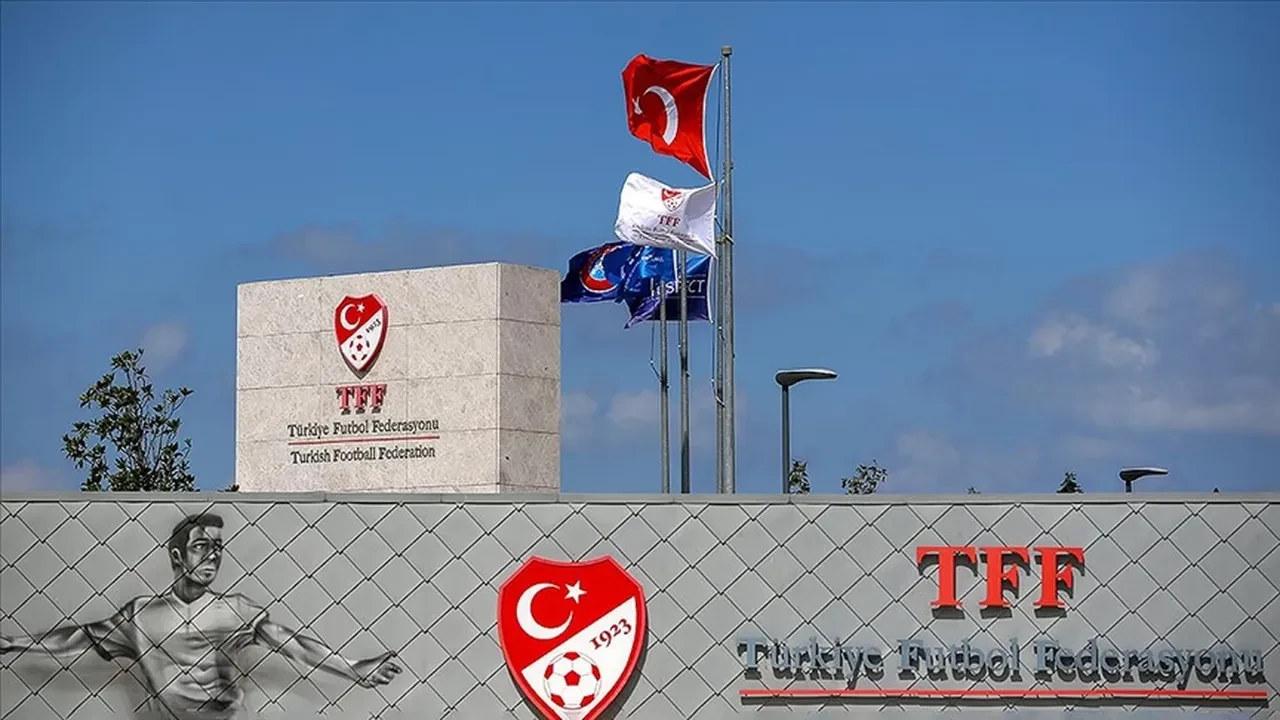 Samsunspor Başkanı Yüksel Yıldırım'dan Türk futbolunu derinden sarsacak sözler: 4 büyükler devletten arsa alıyor, Fenerbahçe Maliye'den kaçıyor
