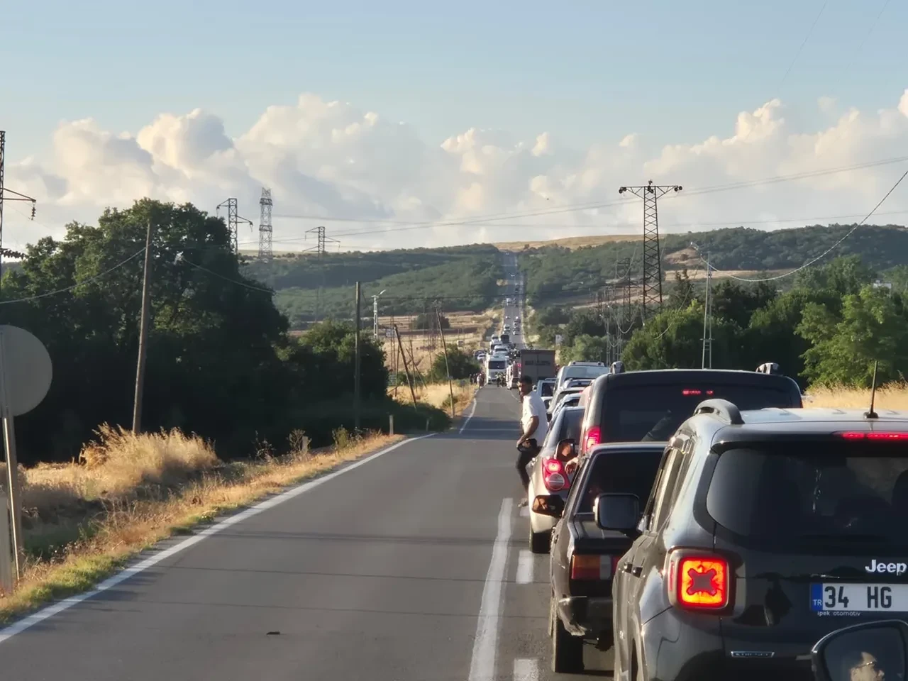 Silivri'de minibüs tarlaya uçtu: Ölü ve yaralılar var