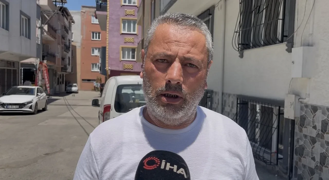 Tam 1 kilo altın çöpe gitti! Mahallenin altını üstüne getirdiler: Herkes siyah poşeti arıyor 