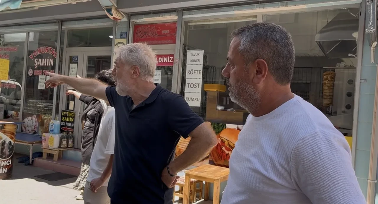 Tam 1 kilo altın çöpe gitti! Mahallenin altını üstüne getirdiler: Herkes siyah poşeti arıyor 