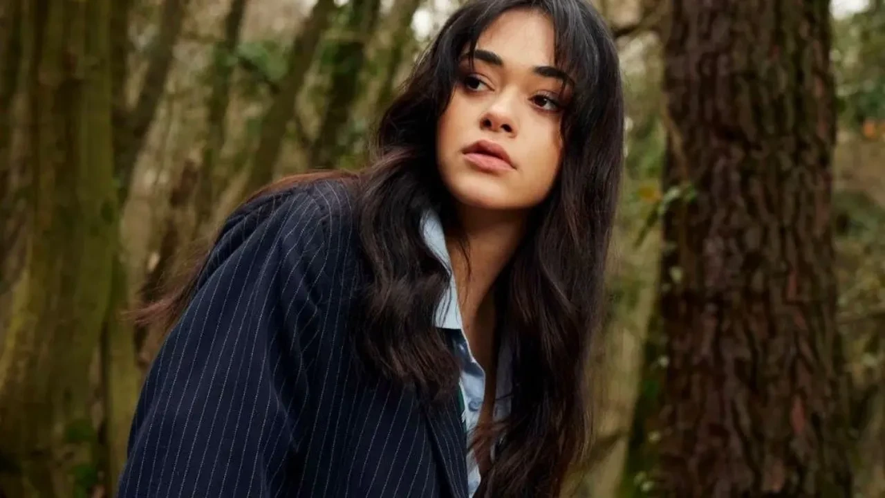 Türk Jenna Ortega benzetmesi olay oldu! Altı Üstü İstanbul'un Melek'i Sena Mia Kalıp sosyal medyanın dilind