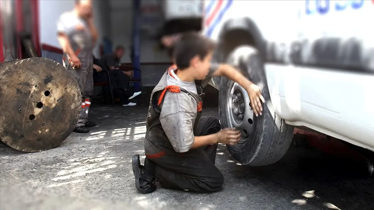 Velilere yaz çağrısı: Çıraklık çocuk işçiliği değil, mesleki eğitimdir