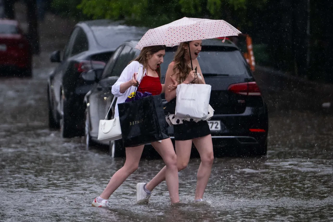 28 Haziran 2026 hava durumu | Meteoroloji 8 ili tek tek uyardı: Kuvvetli sağanak ve rüzgar geliyor