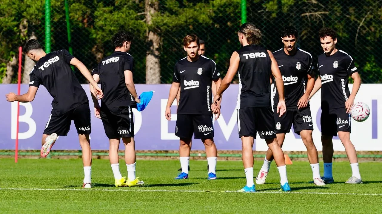 Beşiktaş yeni sezonun ilk antrenmanını yaptı! 14 oyuncu idmanda yer almadı