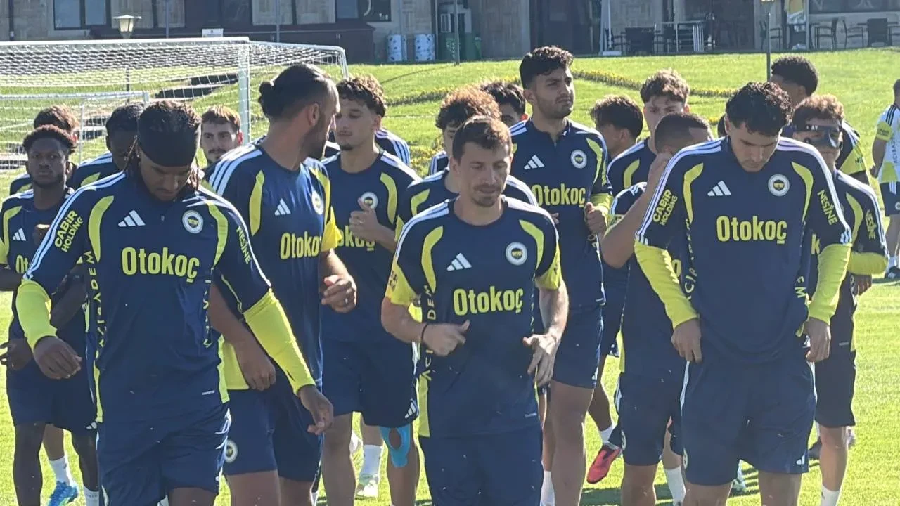 Fenerbahçe taraftarlarıyla buluştu! Topuk Yaylası'nda maç atmosferi
