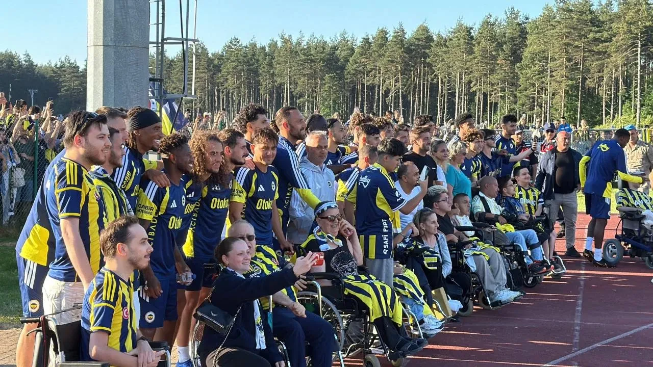 Fenerbahçe taraftarlarıyla buluştu! Topuk Yaylası'nda maç atmosferi