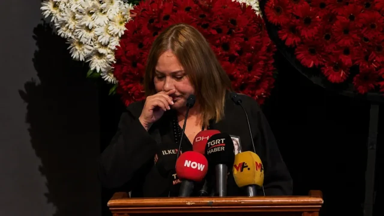 Jülide Kural'dan Kadir İnanır'a yürek burkan veda: "Aslında o halktı" 