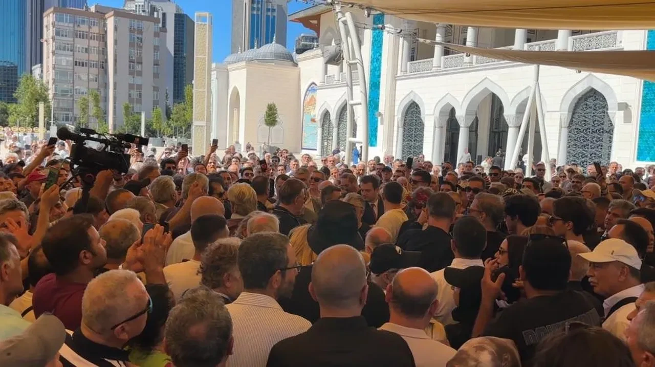 Kadir İnanır'a veda! Son yolculuğuna uğurlandı