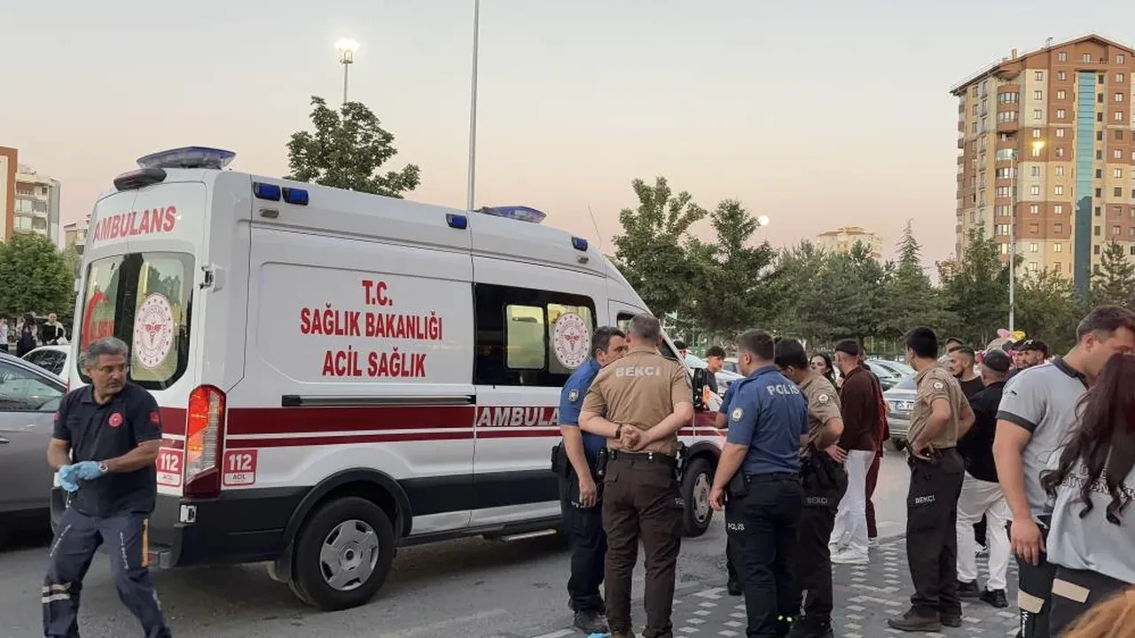 Kayseri’de AVM önünde bıçaklı dehşet: Sözlü tartışma kanlı bitti