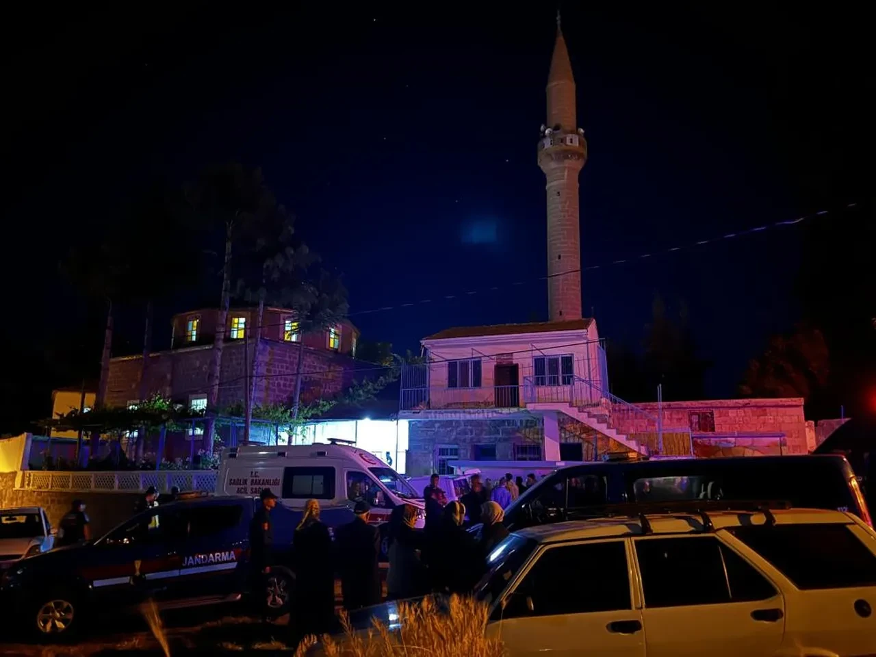 Kayseri'de camiye bıçaklı saldırı: 2 kişi hayatını kaybetti