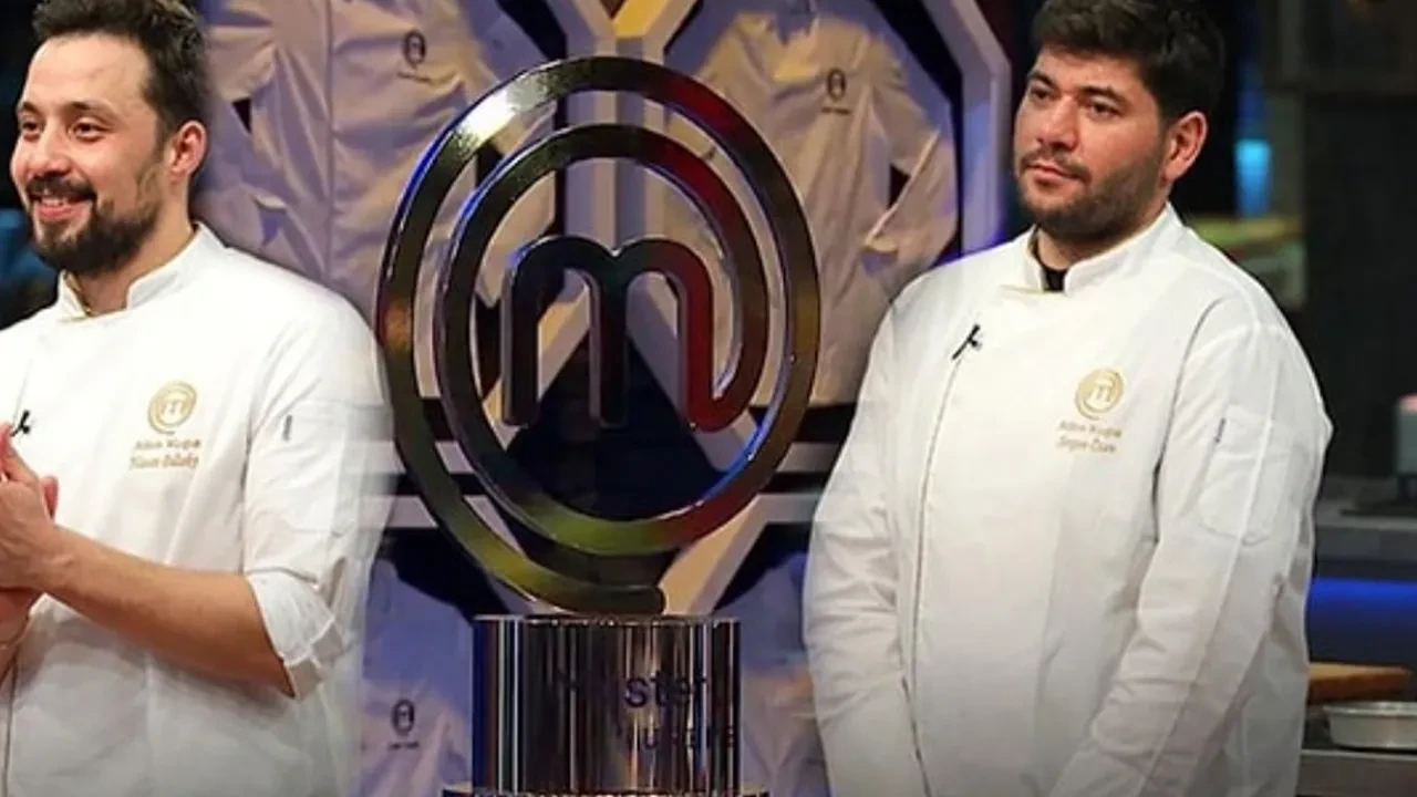 MasterChef stüdyosu böyle tişört görmedi! Yarışmacının kıyafeti olay oldu, şefler gülme krizine girdi
