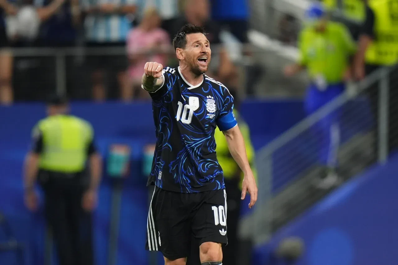 Messi, Dünya Kupası’nda bir kez daha tarihe geçti! Arjantinli çılgın golcü şov yaptı