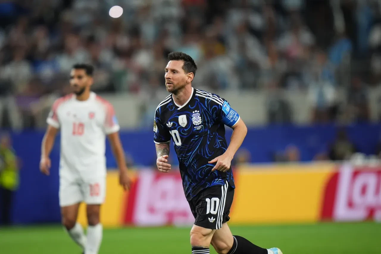 Messi, Dünya Kupası’nda bir kez daha tarihe geçti! Arjantinli çılgın golcü şov yaptı