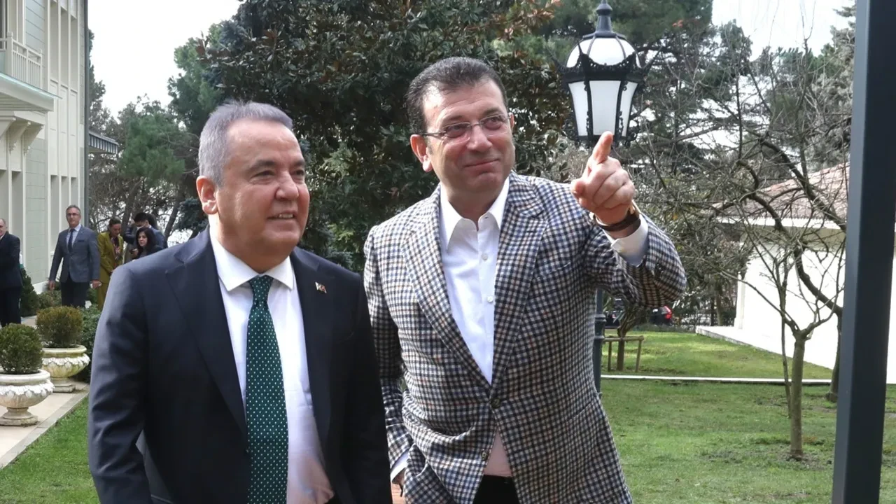 Muhuttin Böcek'ten Ekrem İmamoğlu hakkında şok ifade! "15 milyon euro istedi"