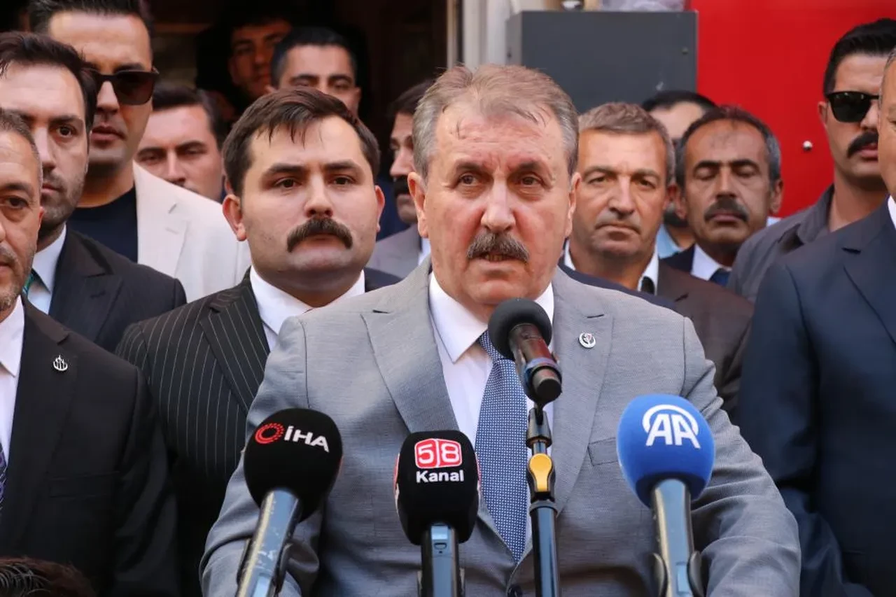 Mustafa Destici Sivas'tan duyurdu: Muhsin Yazıcıoğlu dosyası Ankara’da, birkaç aya sonuçlanacak!