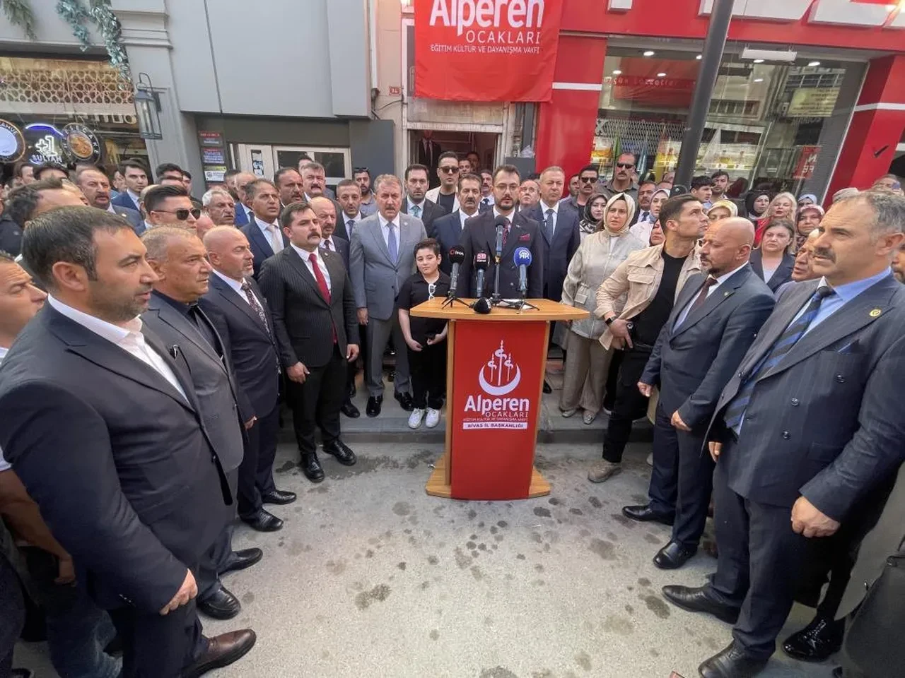 Mustafa Destici Sivas'tan duyurdu: Muhsin Yazıcıoğlu dosyası Ankara’da, birkaç aya sonuçlanacak!