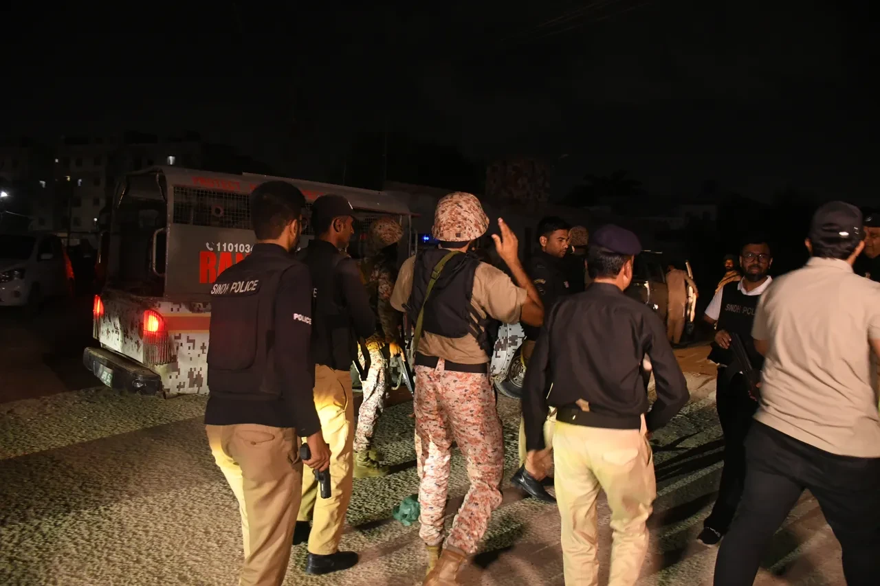 Pakistan'da bombalı saldırı: Can kayıpları var
